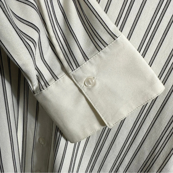 Talbots Petites blouse, large. White with gray/black stripe, wide collar, spring - Picture 7 of 12